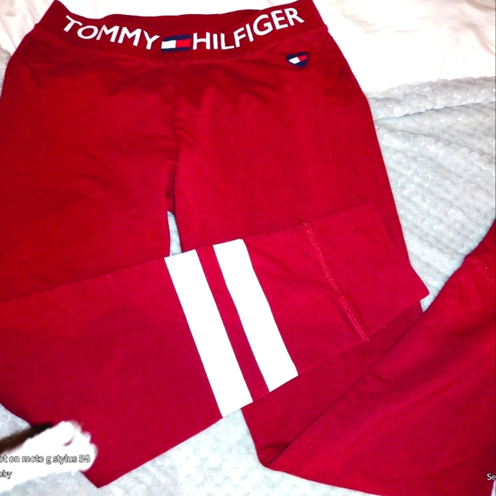 Tommy Hilfiger workout stretch fit , fitted at ankle NEVER WORN  !